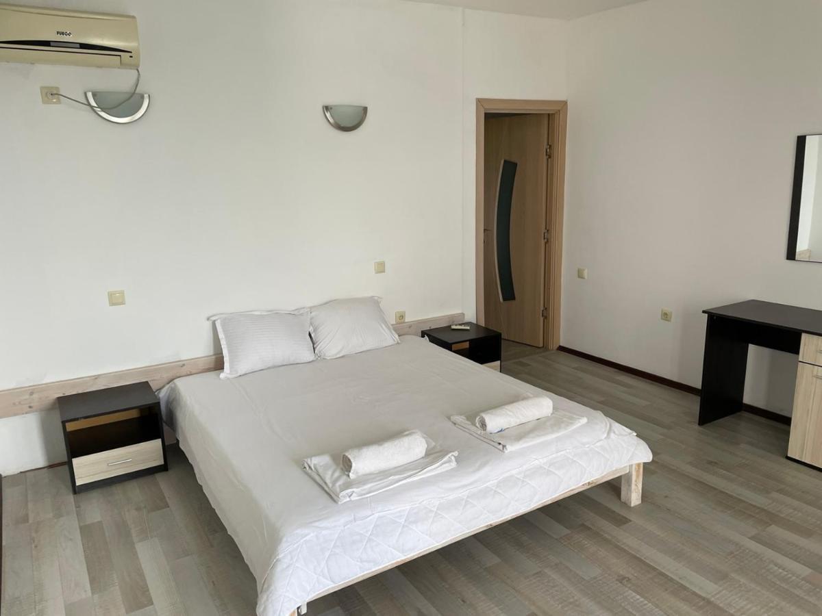 Safo Apartments And Rooms Sozopol Exterior foto